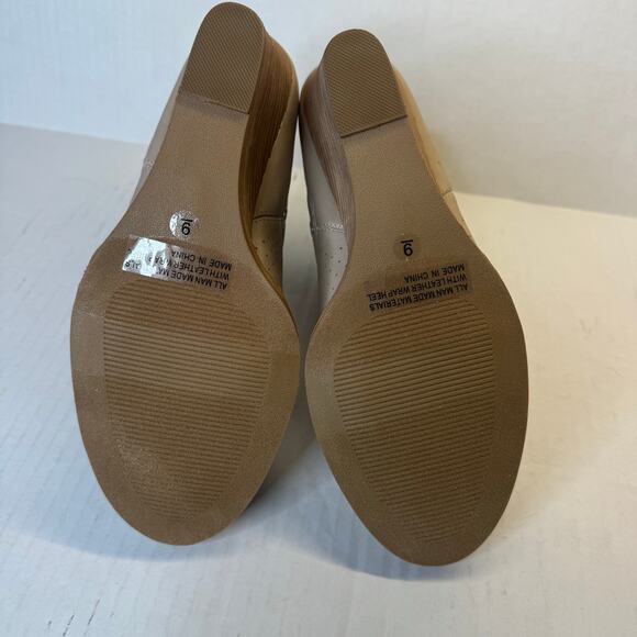 DV by Dolce Vita Gerdy Bootie - Beige NEW Size 9 - Picture 8 of 11